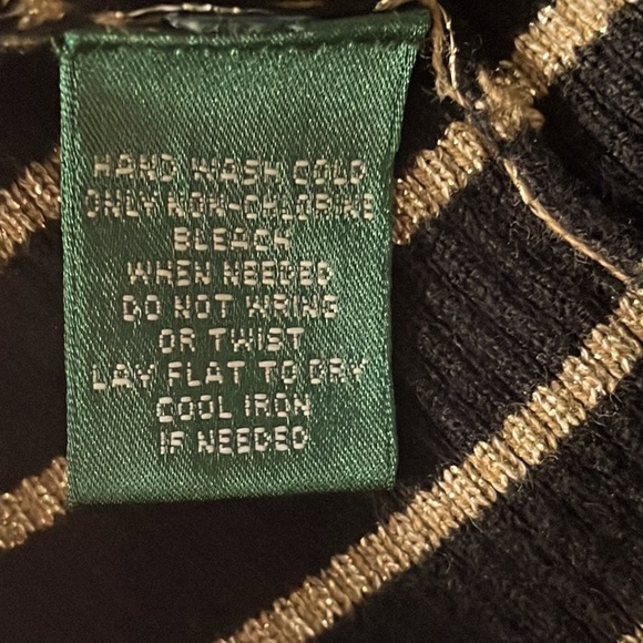 Lauren Ralph Lauren Woman’s Petite Pullover Sweater - Picture 6 of 6